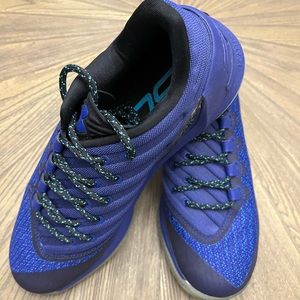 Under Armour “Dark Horse” Womens 9 / Mens 7.5